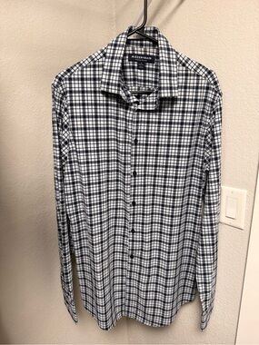 Mizzen+Main Performance Men’s Button Down Dress Shirt- NWOT- Medium Trim Tall